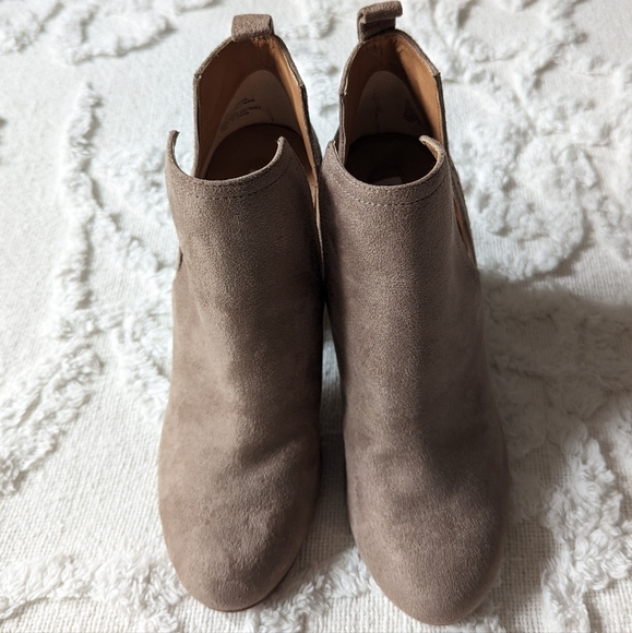 Steve Madden faux suede booties, size 7. - Picture 2 of 9